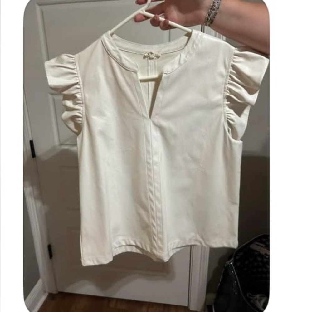 JODIFL Cream Ruffle Sleeve Blouse